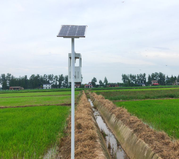 云飛風(fēng)吸式太陽(yáng)能殺蟲燈